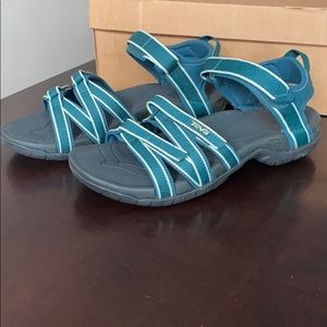 Teva Women’s Tirra Sandal, size 8M